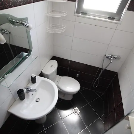 Apartament Erjon *
